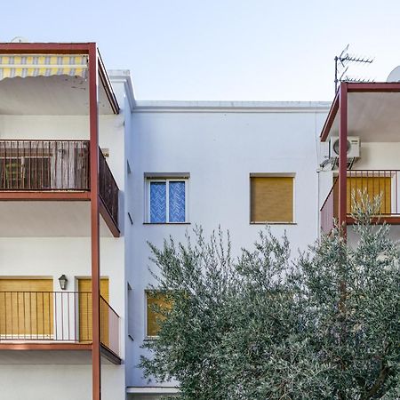 Londres Apartment Roses Exterior photo
