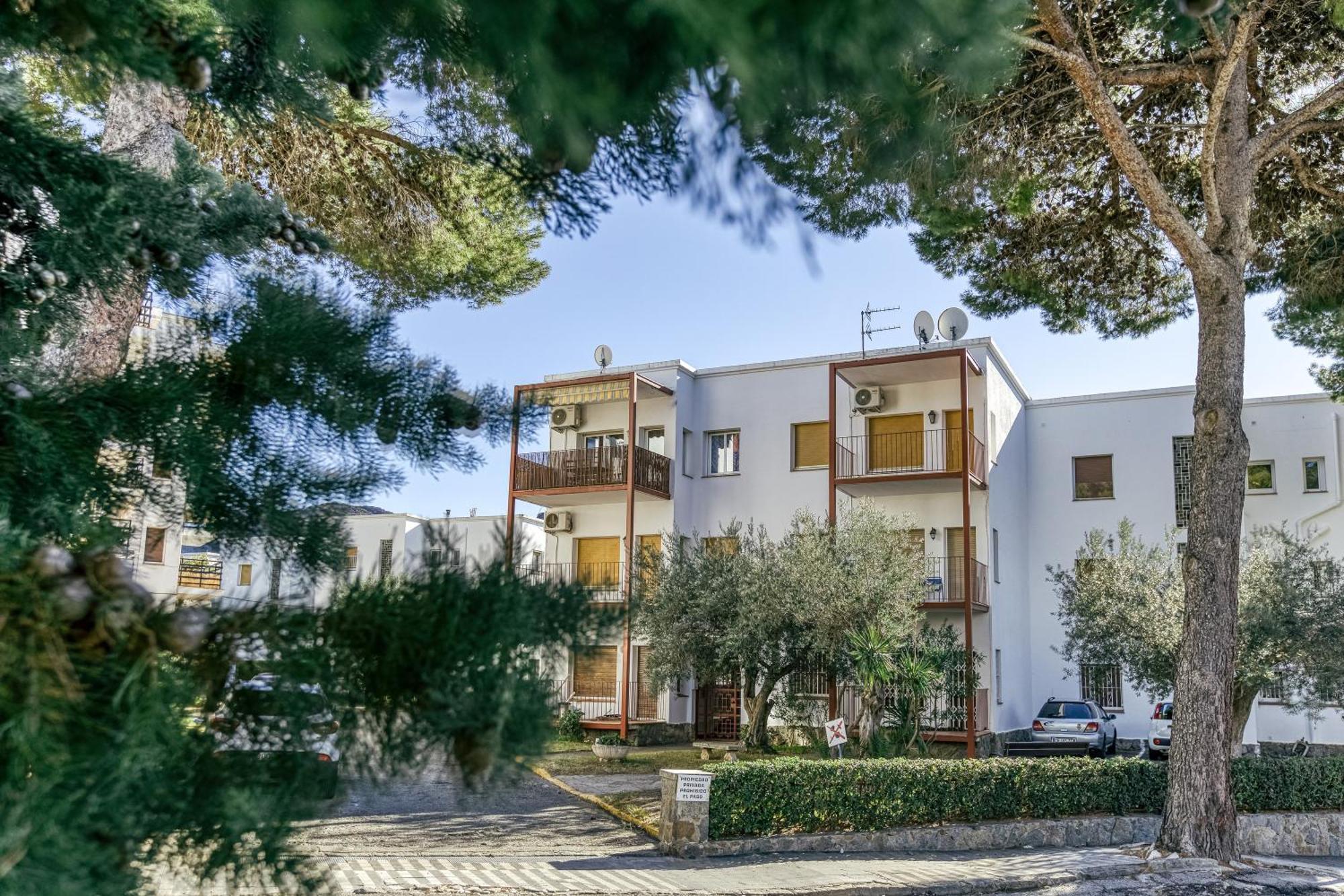 Londres Apartment Roses Exterior photo